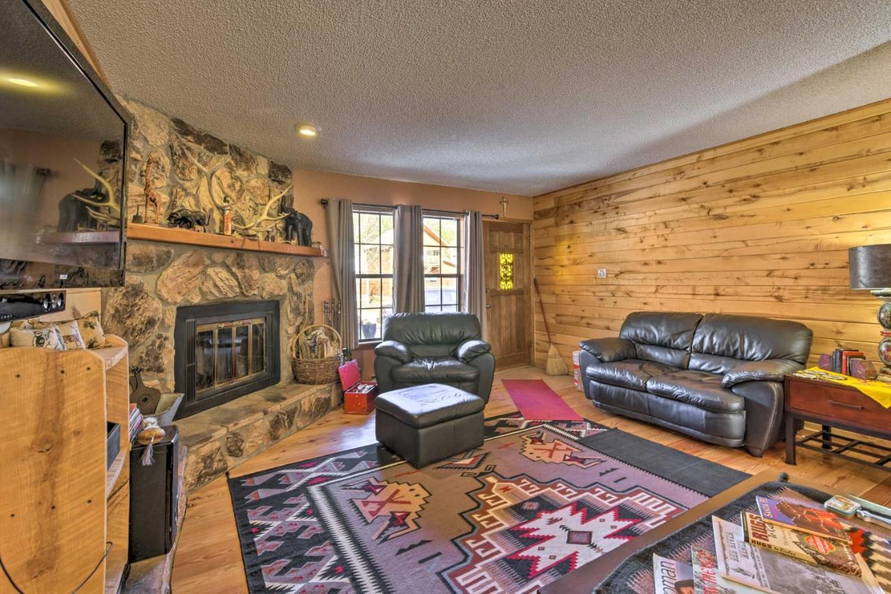 Downtown Red River Retreat With Mtn Views And Yard Kültér fotó