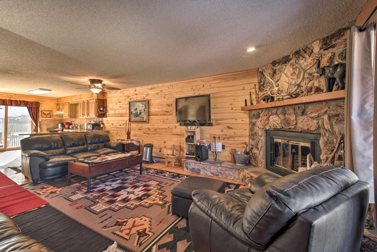 Downtown Red River Retreat With Mtn Views And Yard Kültér fotó