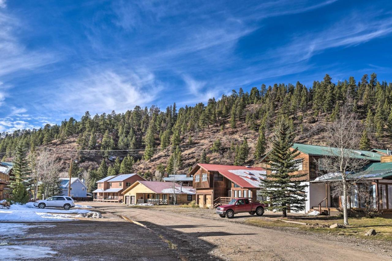 Downtown Red River Retreat With Mtn Views And Yard Kültér fotó